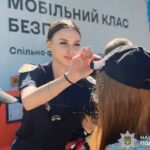 Знання, що захищають: поліцейські Дніпра продовжують навчати дітей важливих правил безпеки