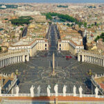 Ватикан передав Україні 80 генераторів, а також ліки та продукти харчування