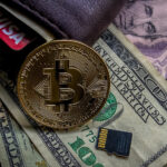 Bitcoin продовжує зниження: криптовалюта оновила ціновий антирекорд