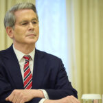 Мінфін США: Послаблення санкцій принесе РФ “незначний прибуток”