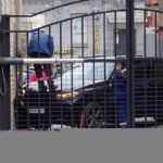 У Дніпрі водій BMW врізався в житловий будинок: пошкоджено газову трубу