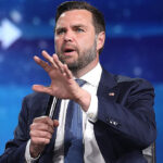 Венс назвав недоцільними торги між Україною та РФ за “кілька квадратних кілометрів”