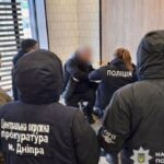 $18 тисяч за втечу за кордон: у Дніпрі судитимуть організатора нелегальної схеми