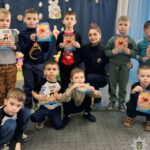 Маленькі кроки до великої безпеки: поліцейські Дніпра навчають дітей діяти правильно