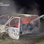 У Запорізькому районі вночі зайнявся автомобіль із дровами усередині