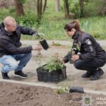 «Разом тримаємо нитку надії»: поліцейські Дніпропетровщини долучилися до підтримки матерів безвісти зниклих захисників