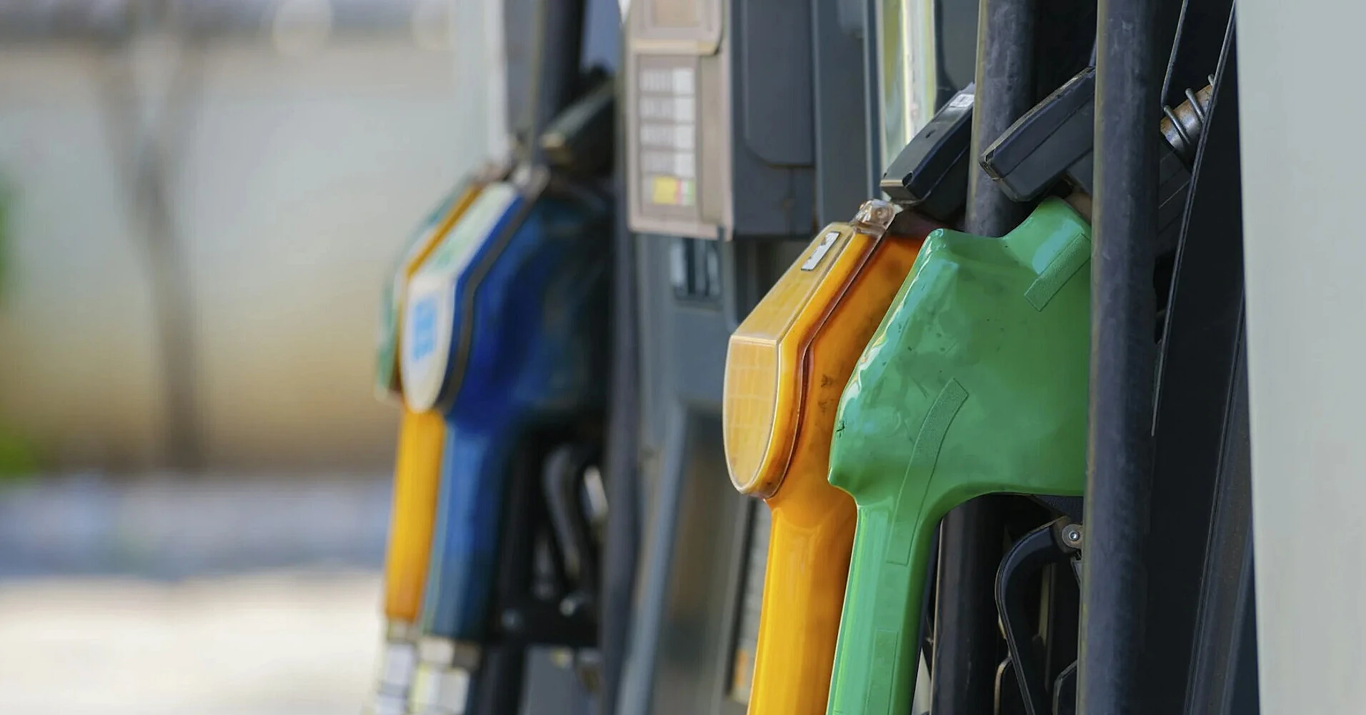7 великих мереж АЗС знизили вартість дизелю та автогазу