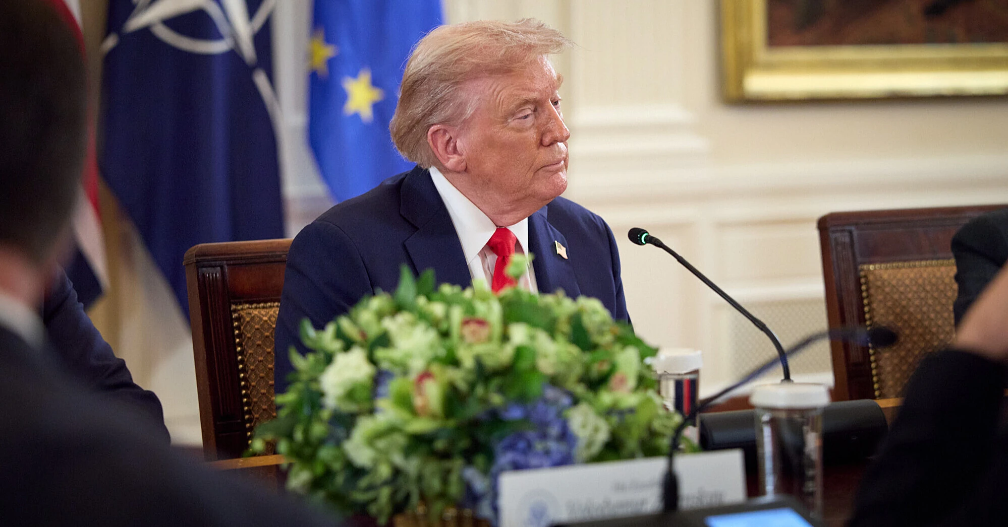 Трамп може посилити тиск на РФ в обмін на допомогу союзників в Ормузі – Politico