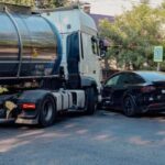 У Дніпрі на перехресті зіткнулися Tesla та бензовоз: подробиці ДТП