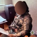 Систематичне домашнє насильство над бабусею: слідчі Самару повідомили про підозру 20-річній жінці