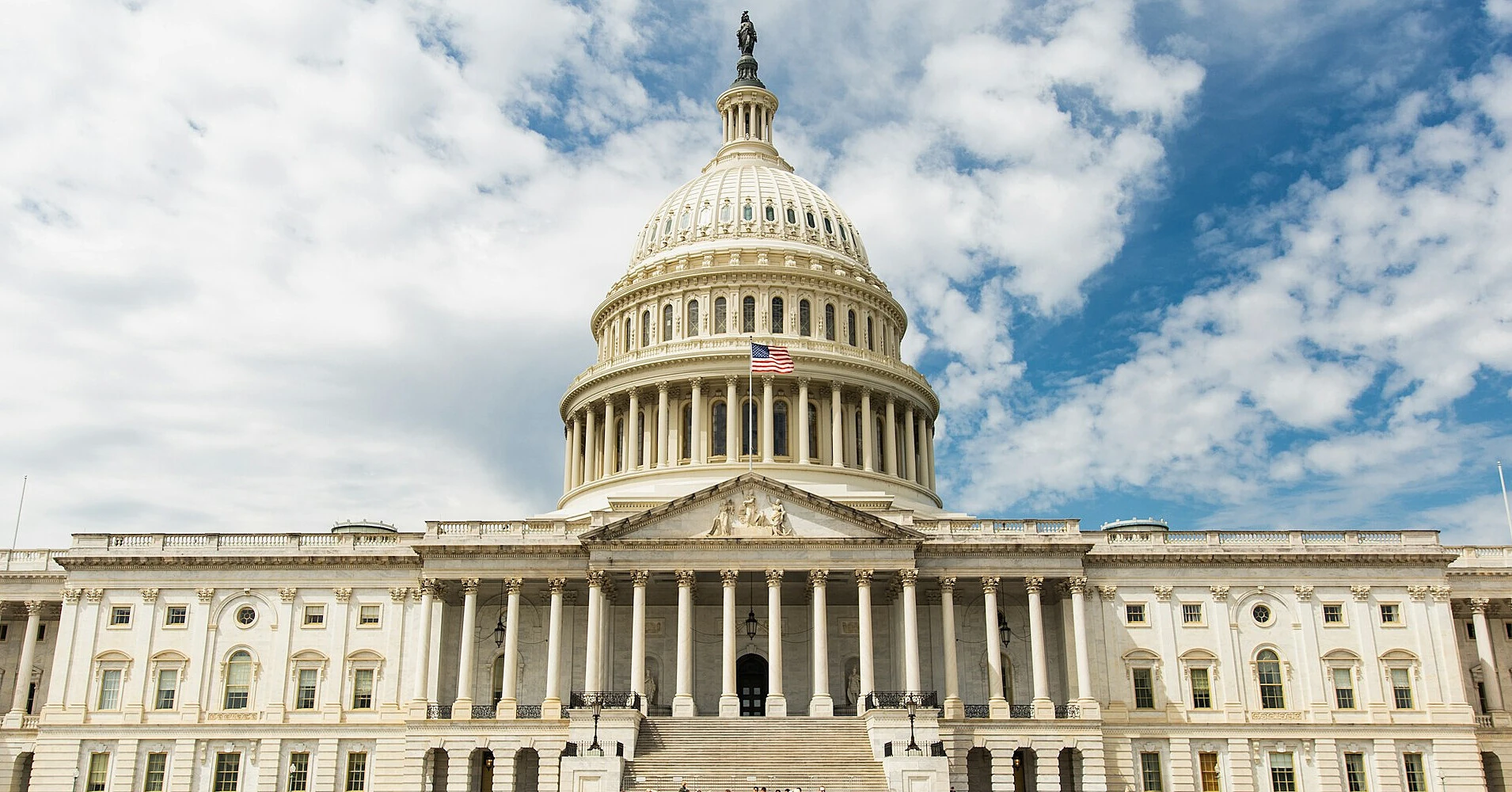 Сенат США готує голосування за 100% мита для покупців російської нафти