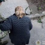 Поліцейські «Білі Янголи» евакуювали з Нікополя батьків із трьома дітьми та кота