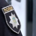 Створював розважальний контент у поліцейській формі: у Верхньодніпровську затримали неповнолітнього хлопця
