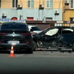 Постраждала водійка: у Кривому Розі зіткнулися Volkswagen і BMW