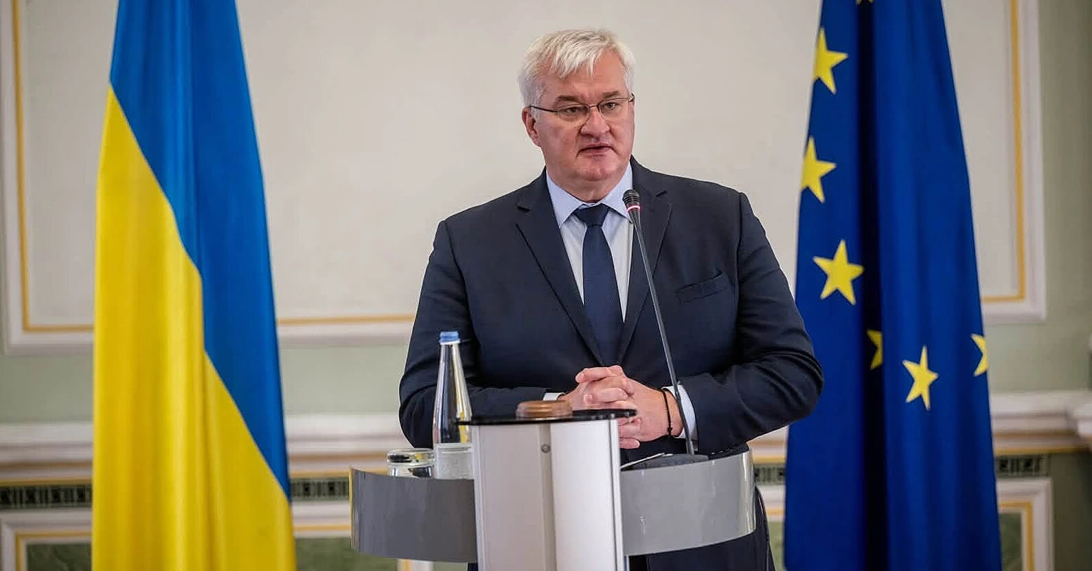 Сибіга розкритикував рішення ЄС зняти санкції з російських олігархів