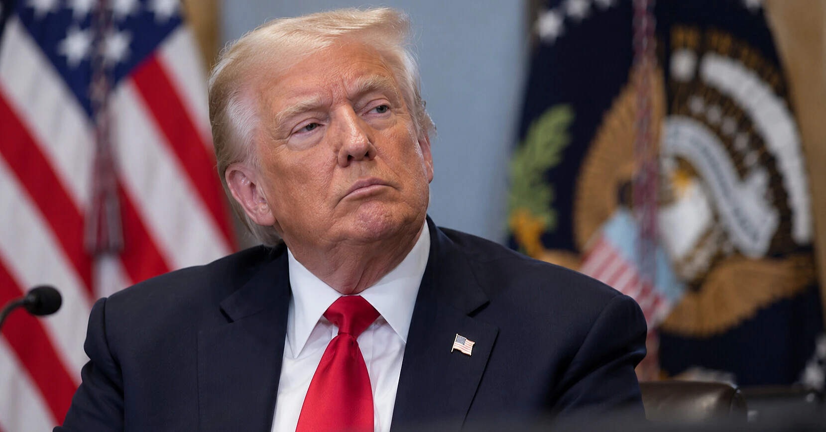 Трамп заявив, що Росія “поводиться нормально” щодо України