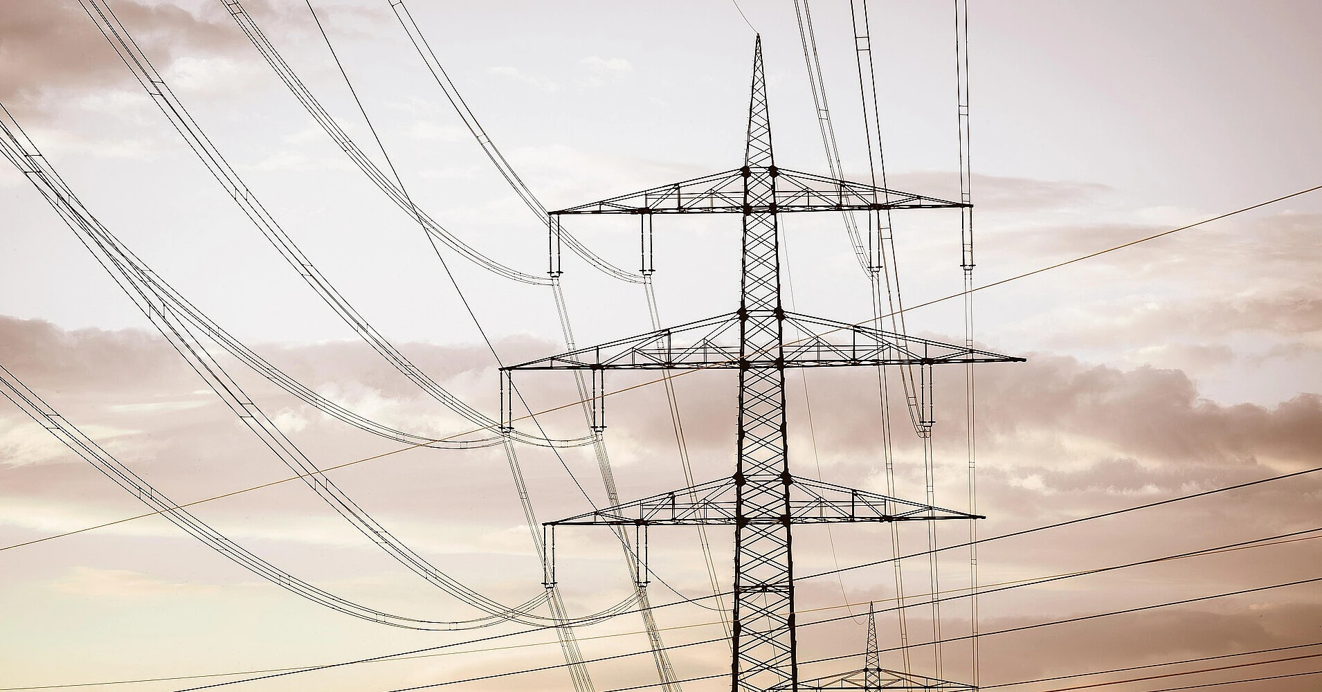 В Україні посилять відключення світла 16 жовтня: нові графіки