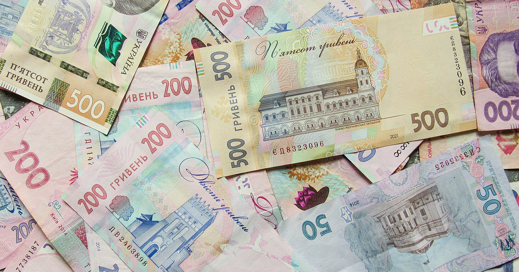 Економіці України прогнозують два роки спаду. Найтривожніша цифра — у бюджеті