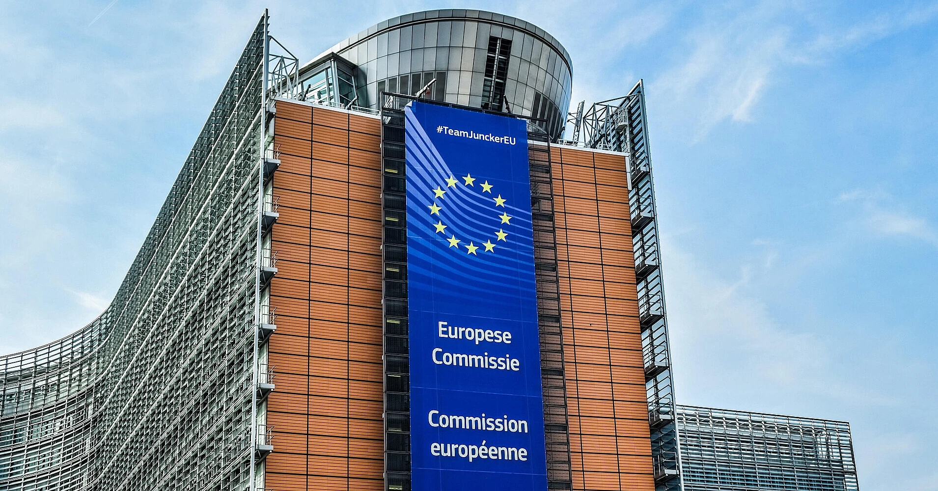 Bloomberg: ЄС відмовився прискорювати виплати Україні та вимагає реформ